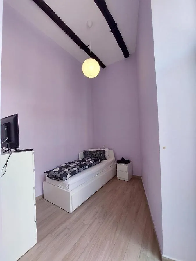 Cosy Domy Apartments ナポリ イタリア